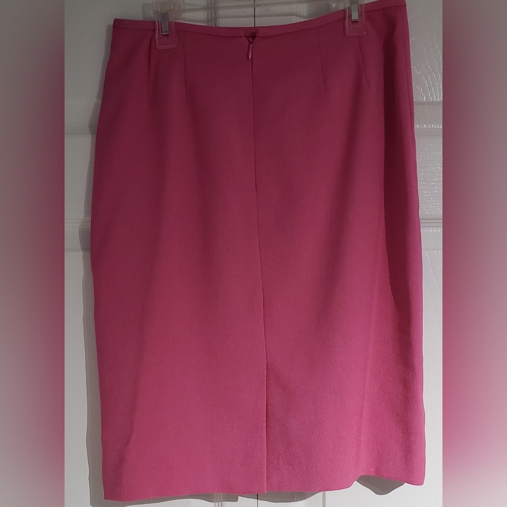 Kasper 4P Barbie Pink Suit - Picture 6 of 10